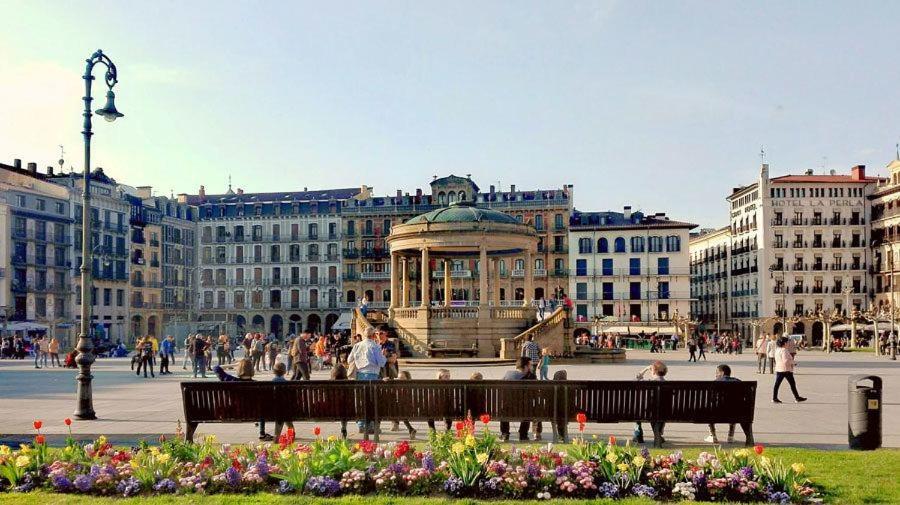 Espacioso Apartamento En El Centro De Pamplona Dış mekan fotoğraf